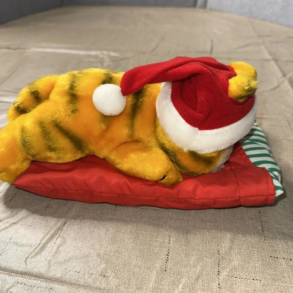 Dakin Fun Farm Christmas Garfield 1981 Plush Nap Time on Pillow Sleigh